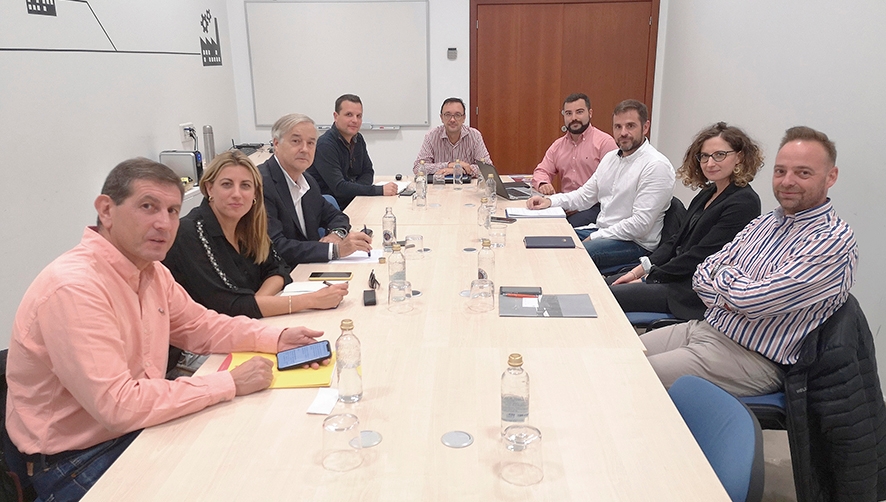 El Cl&uacute;ster de Valenciaport analiza c&oacute;mo mejorar la operativa de los camiones en el puerto y terminal