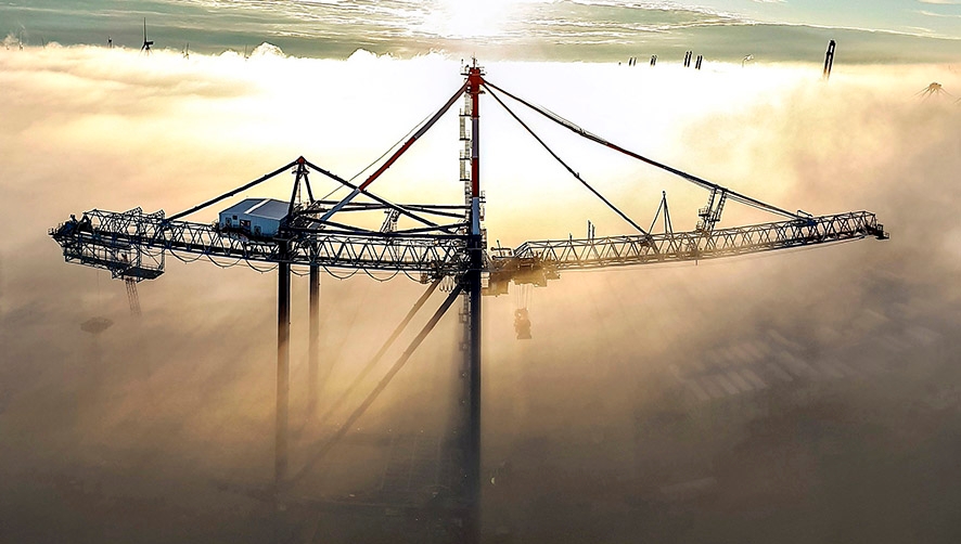 North Sea Terminal Bremerhaven adquiere cuatro gr&uacute;as STS de Liebherr