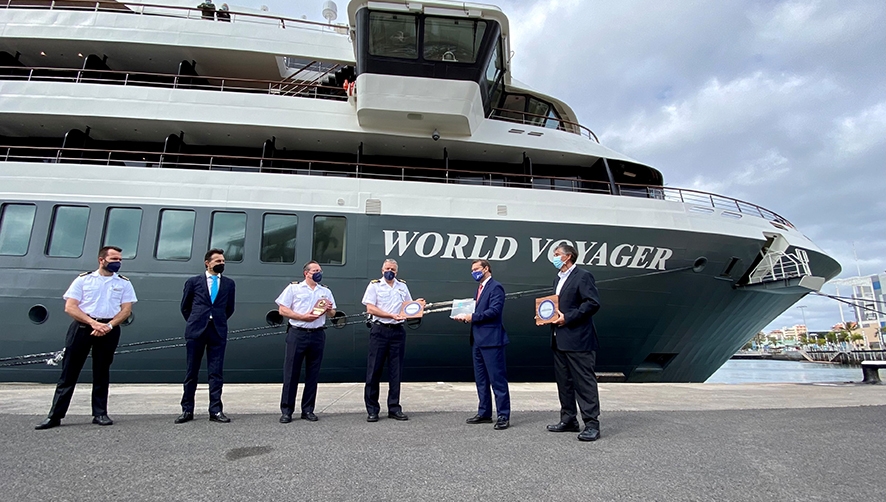 Las Palmas recibe por primera vez al crucero de lujo &quot;World Voyager&quot;