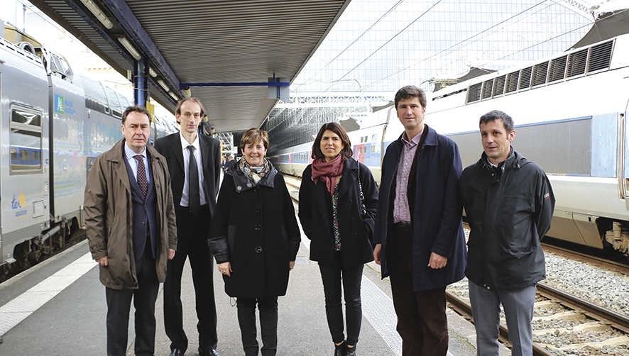 La autopista ferroviaria Vitoria-Par&iacute;s sacar&aacute; de las carreteras casi 1.500 camiones diarios