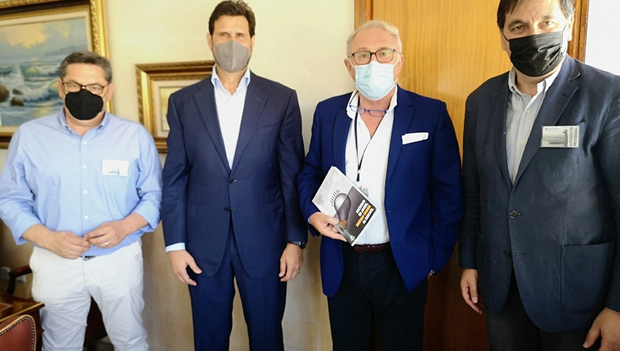 La Fundaci&oacute;n Liderar con Sentido Com&uacute;n visita el Puerto de Almer&iacute;a