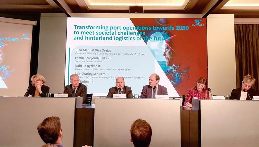 Valenciaport presenta en Bruselas su experiencia en la descarbonizaci&oacute;n de las actividades portuarias
