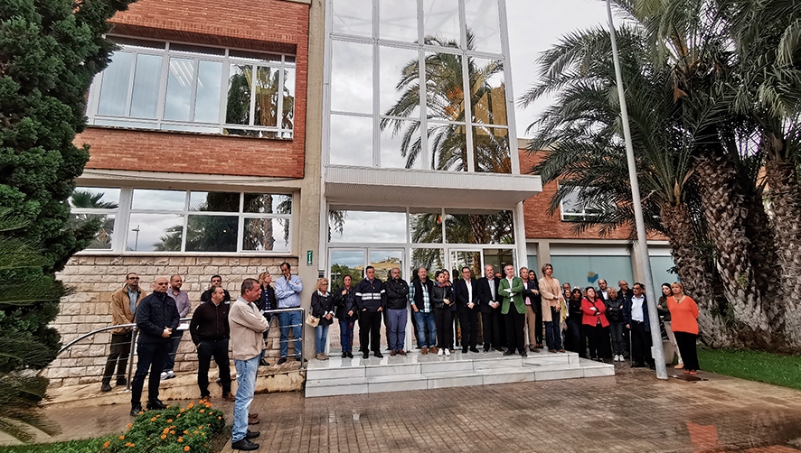 El Puerto de Alicante guarda silencio contra la violencia