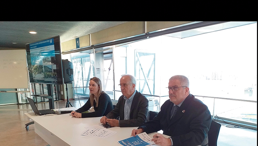 Marta Miquel, Chief Business Officer de la Escola Europea; Joaquim Caban&eacute;, presidente del grupo de trabajo de formaci&oacute;n y ocupaci&oacute;n; y Eduard Rod&eacute;s, director de la Escola Europea. Foto. J.C.S.