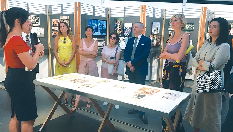 Un momento de la inauguraci&oacute;n de la exposici&oacute;n.