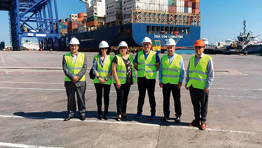 Los responsables de Dachser se interesan por el funcionamiento del Puerto de Valencia