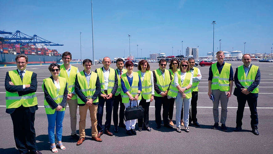 Los representantes de Anfac pudieron conocer de primera mano los nuevos accesos a las instalaciones existentes en el recinto valenciano para este tipo de tr&aacute;ficos.