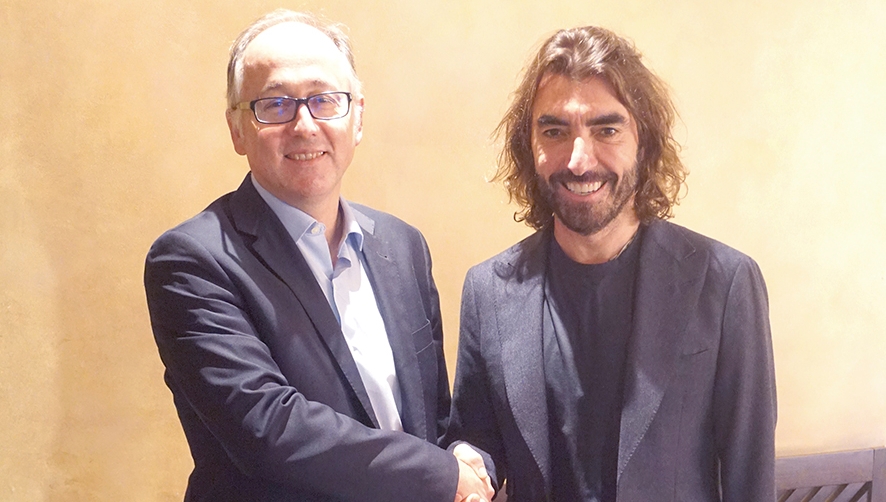 Luis Gallego y Javier Hidalgo, consejeros delegados de Iberia y Globalia, respectivamente, tras alcanzar el acuerdo.