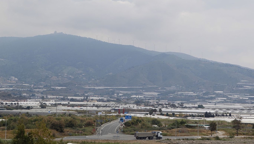 17 empresas optan a la construcci&oacute;n de un acceso directo al Puerto de Motril desde la autov&iacute;a para las cargas de proyecto.