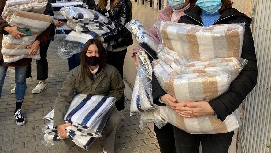 Aportem reparte material anti COVID-19, alimentos y mantas entre m&aacute;s de 300 familias