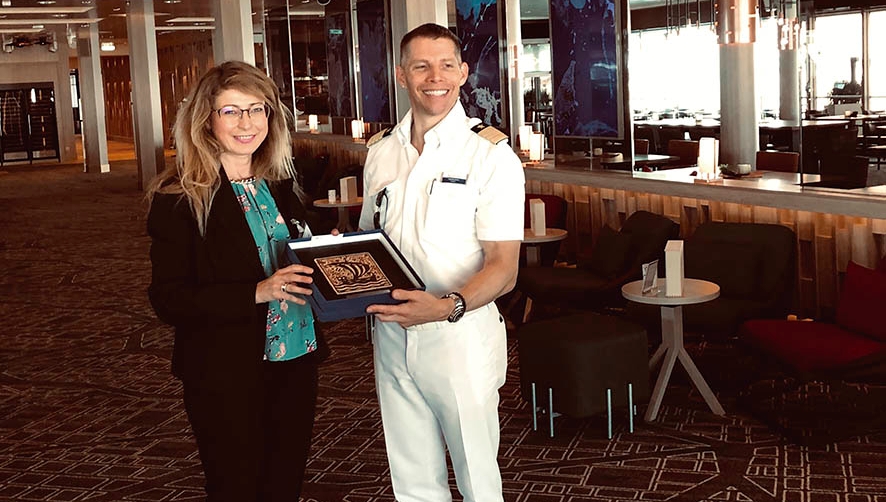 El nuevo crucero &ldquo;Mein Schiff 2&rdquo; escala en el Puerto de Valencia