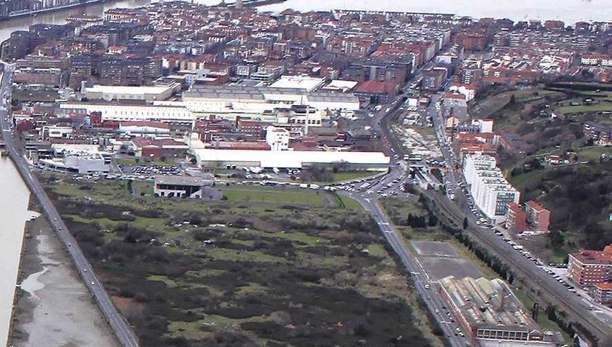 El Puerto de Bilbao cede a Leioa el vial de circunvalaci&oacute;n de Lamiako