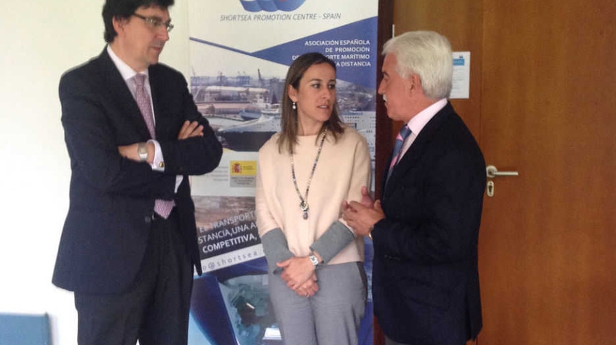 El Puerto de Vigo promociona sus nuevas l&iacute;neas ro-ro en una jornada sobre SSS en Santiago de Compostela