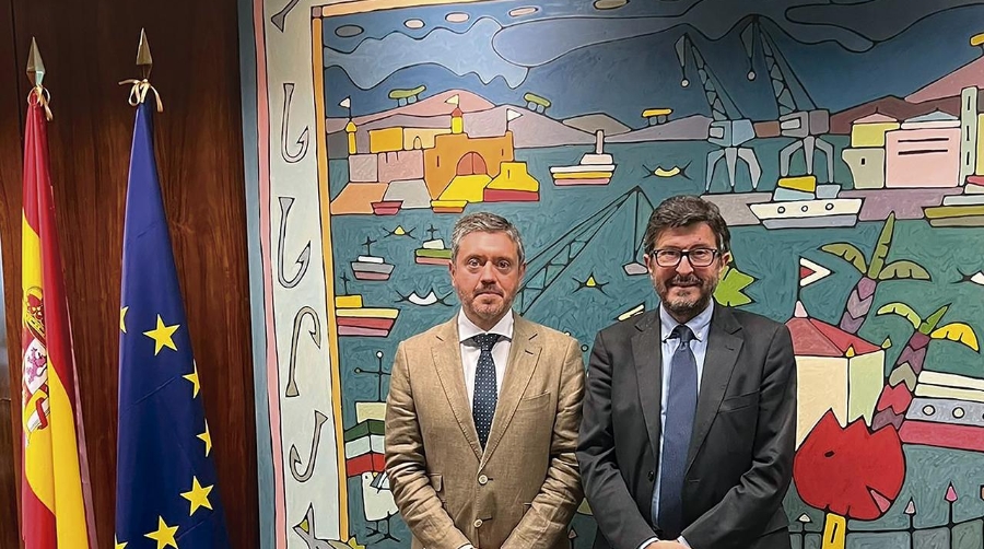 Juan Manuel Doncel, presidente de la Autoridad Portuaria de Ceuta; y Álvaro Rodríguez Dapena, presidente de Puertos del Estado, durante el encuentro mantenido el pasado 27 de mayo.