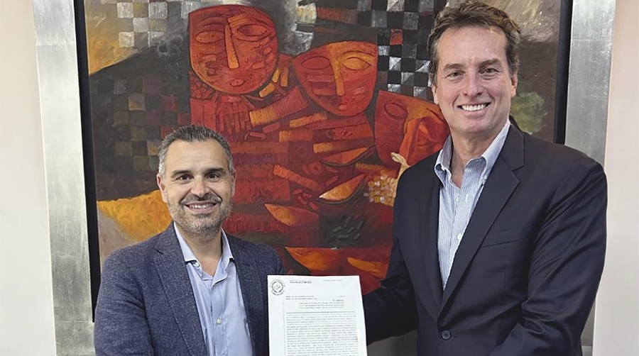 Ramiro Cobo, director general de Pérez y Cía. junto a Moisés Woll, director de Peru Maritime Group.