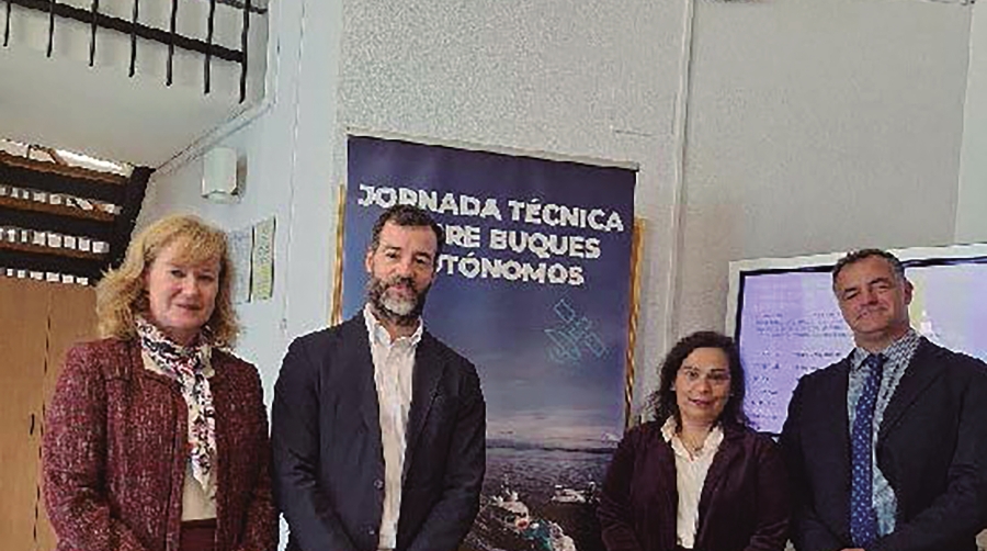 De izquierda a derecha: Áurea Perucho, directora del CEDEX; Benito Núñez, SG de Transportes Aéreo y Marítimo; Ana Núñez, directora general de la Marina Mercante; y Hernán del Frade, director del grupo nacional de trabajo sobre buques autónomos.