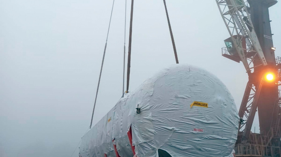 El dep&oacute;sito se descarg&oacute; del buque &ldquo;Marcel&rdquo; en el muelle de Tablada del puerto de Sevilla.