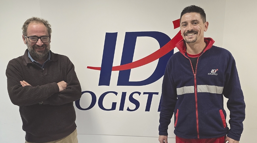 Mariano del Cerro, embajador en materia de inclusión y capacidad, y Antonio Bermúdez, gerente de la plataforma de Aranjuez de ID Logistics.