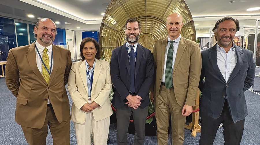 La delegación española está liderada por el secretario general de Transportes Aéreo y Marítimo, Benito Núñez, y la directora general de la Marina Mercante, Ana Núñez.