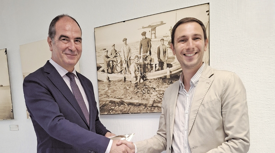 La A.P. de Algeciras recibe el legado fotográfico de Antonio Borrelles