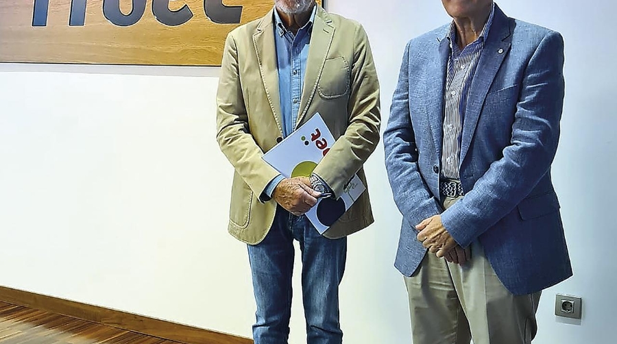 Manuel Pérez Carro, secretario general de FROET y Pedro Díaz, presidente de FROET.