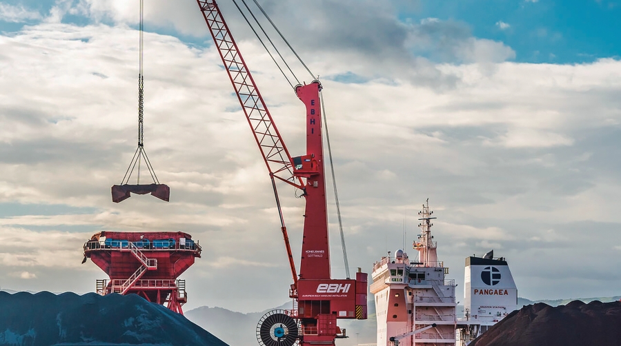 Los puertos refuerzan su perfil energético