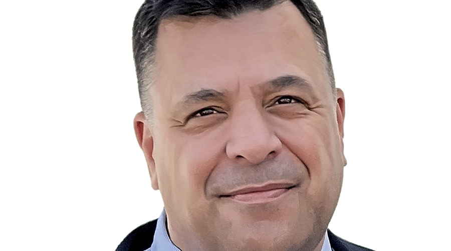 Carlos Serrano.