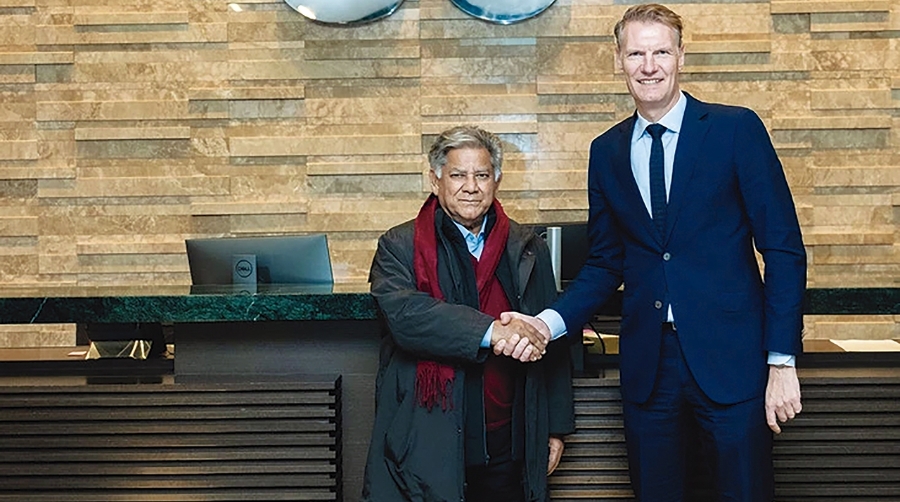 Sakhawat Hussain, Shipping Advisor para Bangladesh junto al CEO de MSC, Soren Toft en una reciente visita a Ginebra.