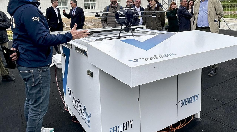 La jornada contó con una demostración de vuelo de un dron.