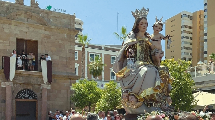 La bendición de la imagen ha sido realizada por Jesús Catalá, obispo saliente de la diócesis de Málaga.