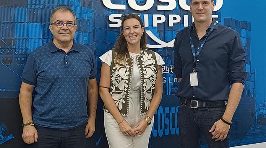 Javier Hidalgo, CEO de Altrans; Paula Romero, Branch Manager de Altrans y Paco Andrades, Algeciras Branch Manager de COSCO Shipping Lines Spain.