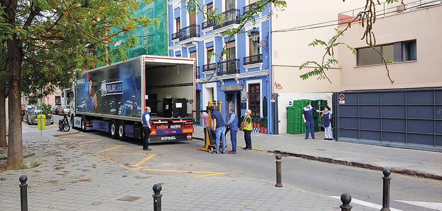 PolarCube dona media tonelada de comida al Centro Social de La Petxina