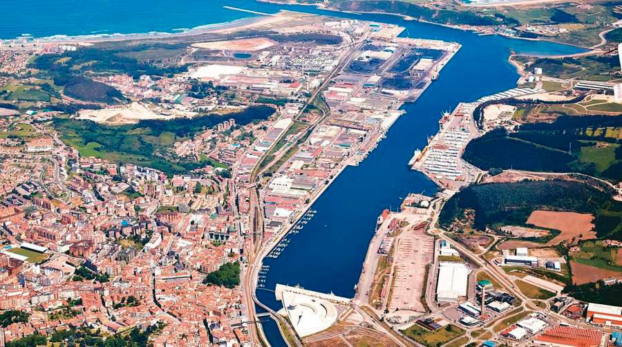 En 2024, la AP de Avilés inició las obras de ampliación del puerto en la margen derecha.