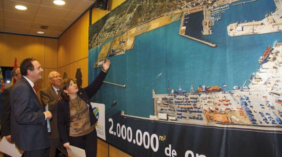 José Vicente Dómine en una visita al puerto de Castellón junto a la ex consellera Isabel Bonig y el ex presidente de Port Castelló, Juan José Monzonís.