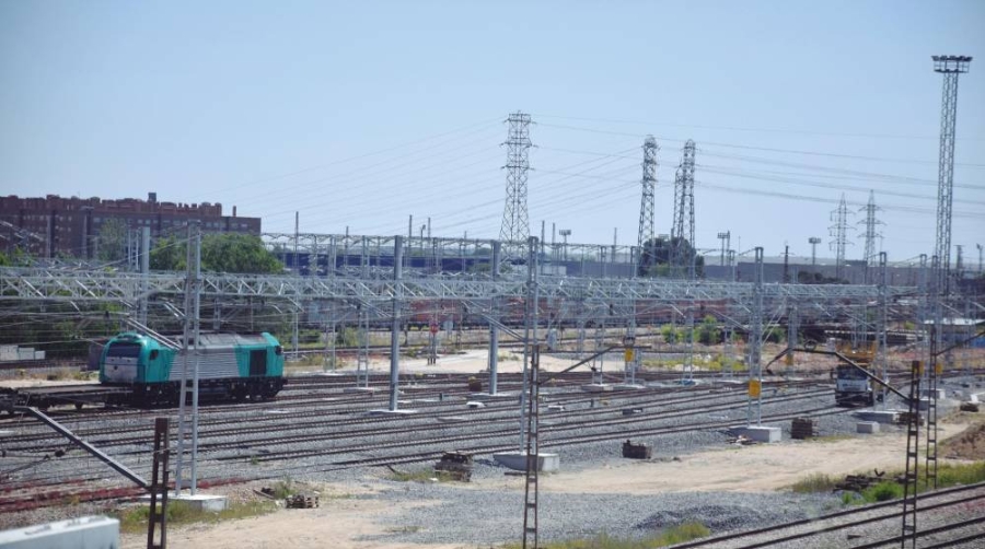 La CNMC da tres meses a Adif para liberar capacidad en las terminales ferroviarias de mercancías
