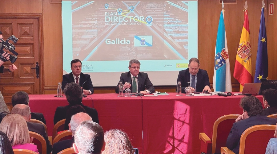 El secretario de Estado, José Antonio Santano, ha presidido la convocatoria y se ha reunido, junto al comisionado del Corredor Atlántico, con los agentes económicos y sociales y el resto de las administraciones gallegas.
