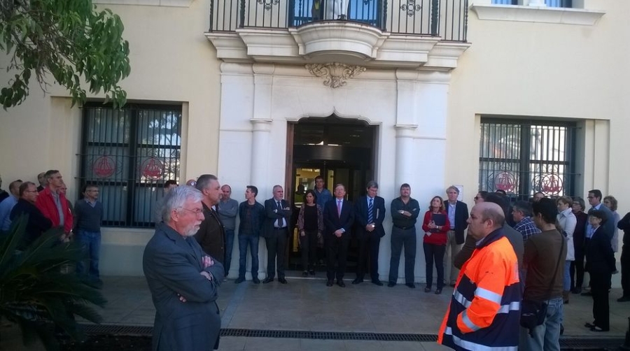 Los trabajadores de la APV guardan un minuto de silencio en recuerdo de las v&iacute;ctimas de Par&iacute;s