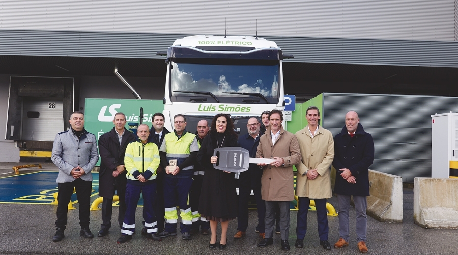 Luís Simões incorpora su primer camión eléctrico para las rutas entre Oporto y Lisboa