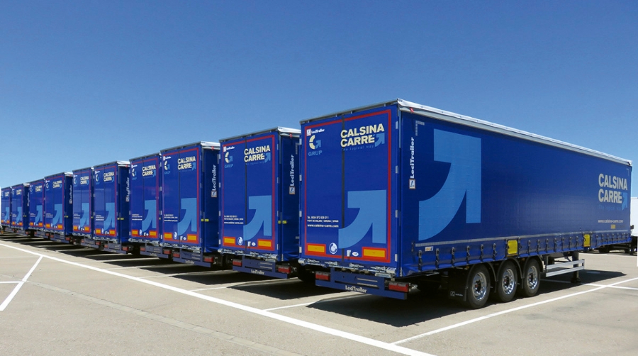 Calsina Carr&eacute; Transports &amp; Logistics ampl&iacute;a su flota con furgones y lonas P400 Lecitrailer.