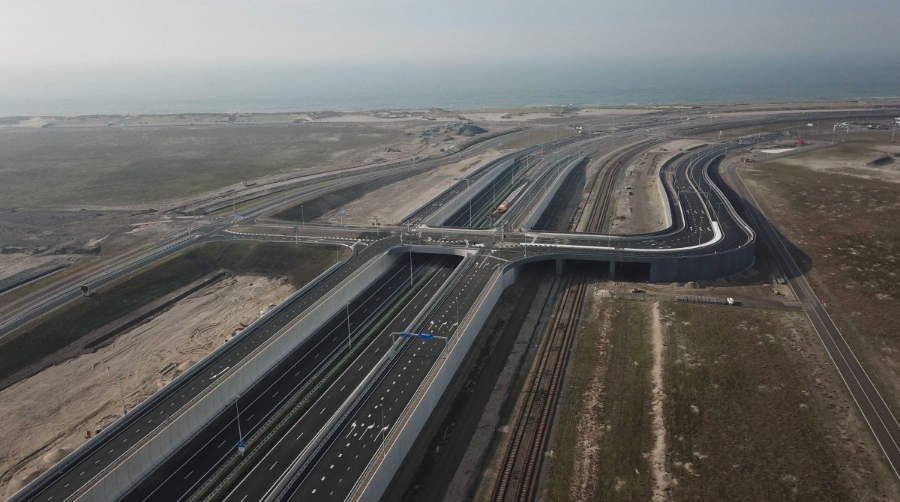 El Puerto de Rotterdam invierte 38 millones en un viaducto para garantizar el acceso a las terminales