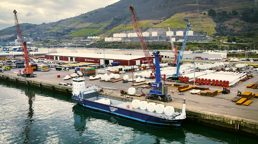 <b>La logística marítima del Project Cargo contiene la respiración</b>