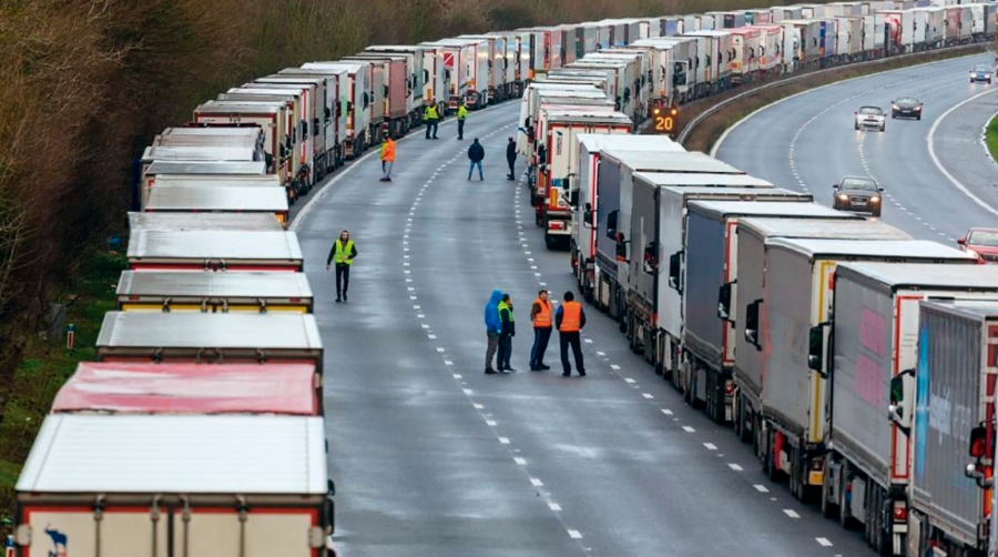 Camioneros: v&iacute;ctimas del Brexit, del COVID, de la burocracia y de los intereses pol&iacute;ticos