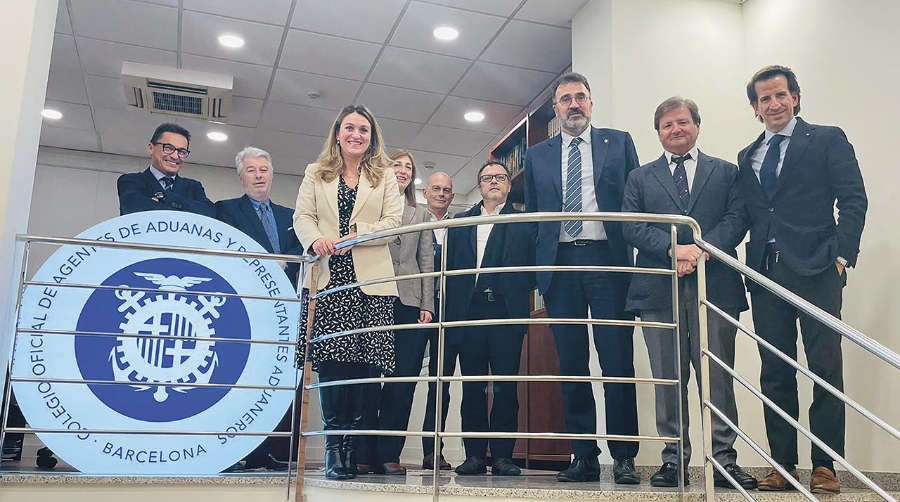 Durante la reunión, el presidente del Port de Barcelona y los miembros de la Junta de Gobierno del COACAB trataron temas relacionados con la actividad portuaria.