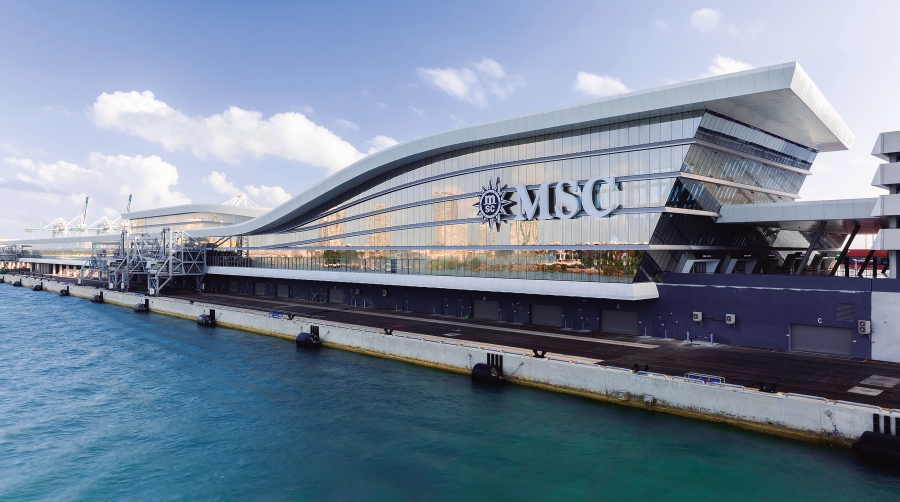 La terminal destaca por su diseño futurista y por incorporar tecnología de vanguardia.