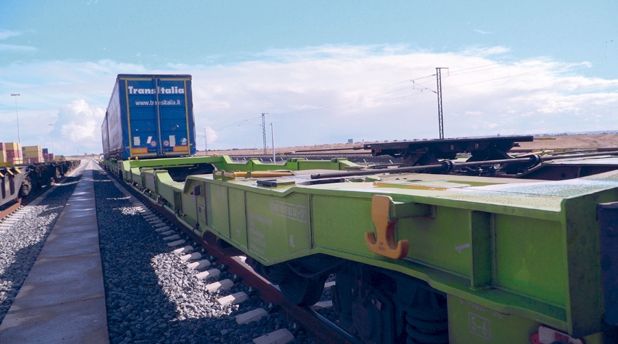 Adif prueba con éxito la autopista ferroviaria entre Madrid y Badajoz