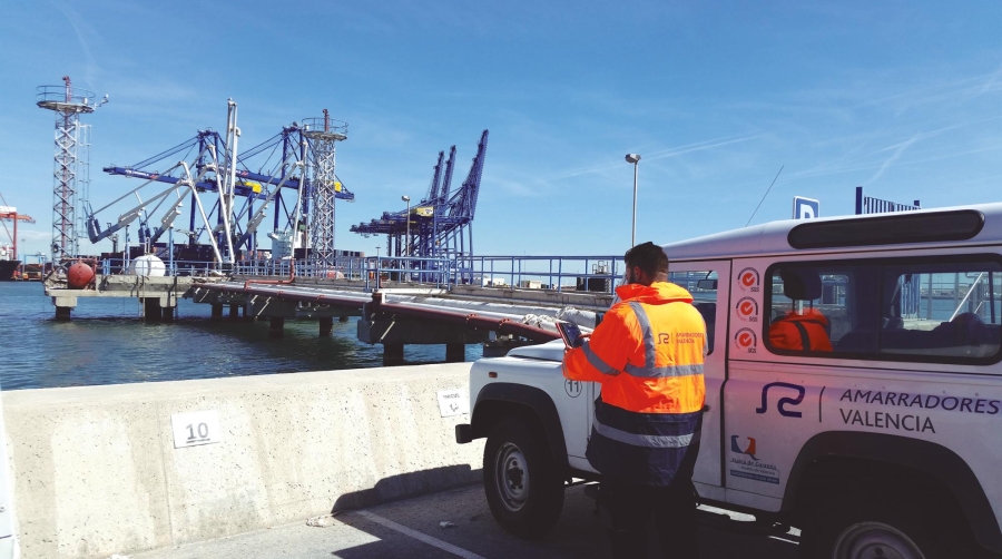 CCOO ha logrado tres de los cinco delegado del Comité de Empresa en la empresa Amarradores del Puerto de Valencia. Foto: DP.