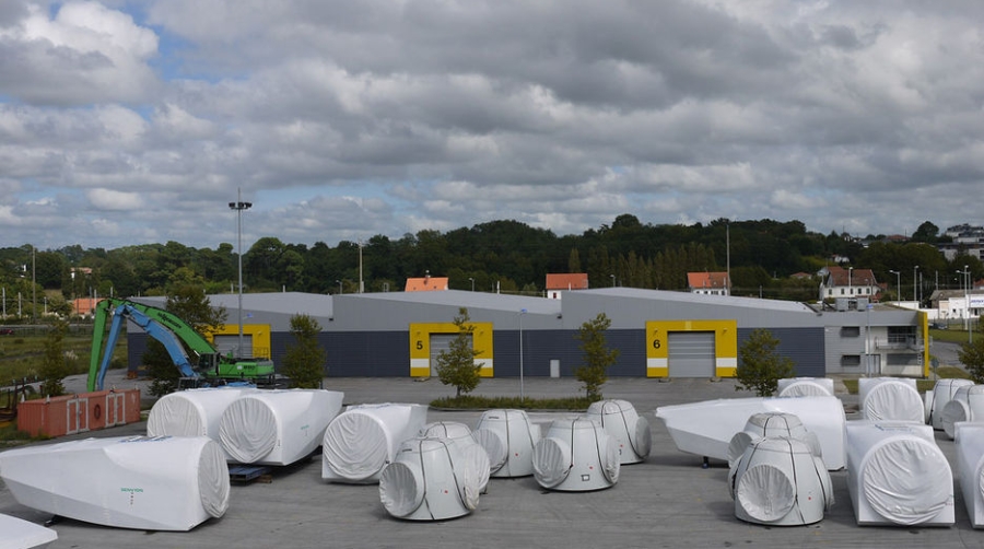 El Puerto de Baiona muestra su capacidad para los transportes especiales con una operativa de e&oacute;licos