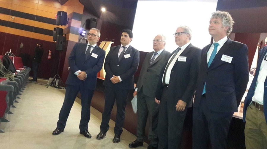 Participantes en la presentaci&oacute;n.