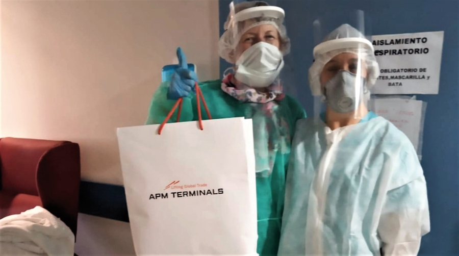 Miembros de APM Terminals Algeciras colaboran en la fabricaci&oacute;n de viseras&nbsp;