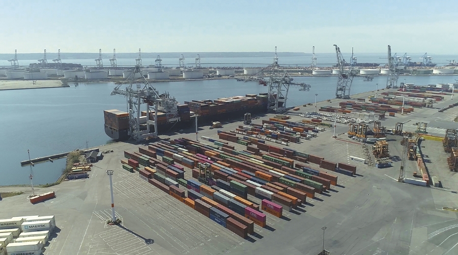Instalaciones de la terminal en Le Havre (Francia).